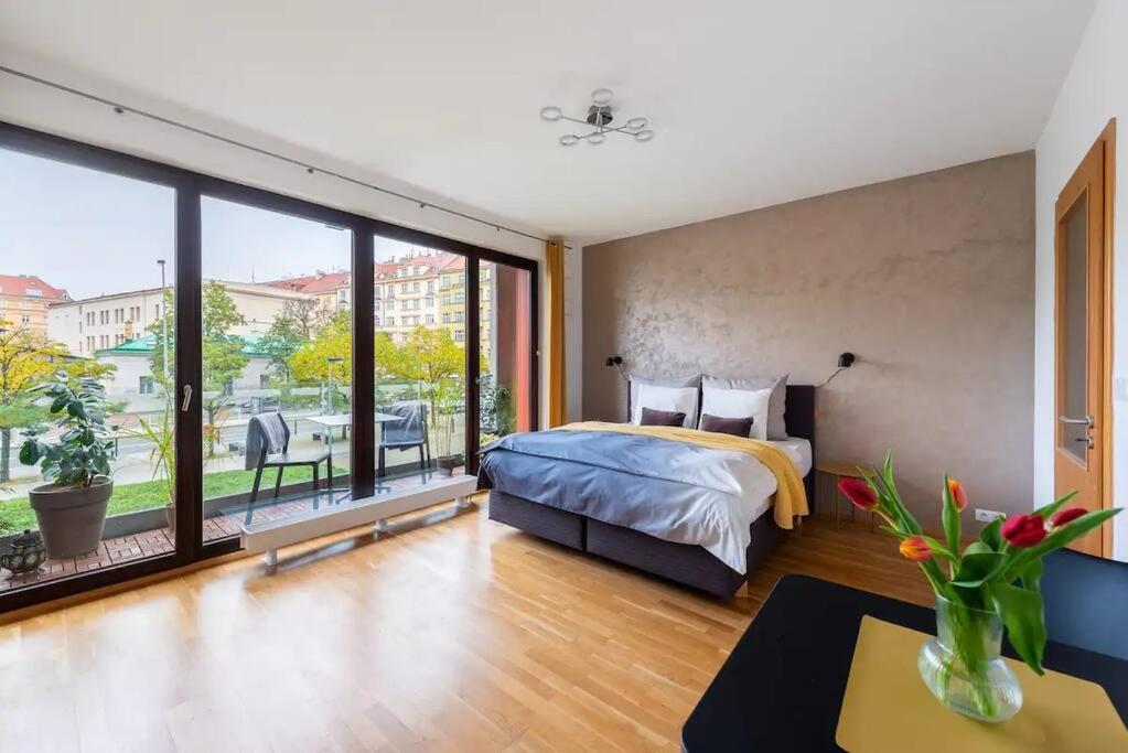 Apartment W/ Free Garage Parking Prague Ngoại thất bức ảnh