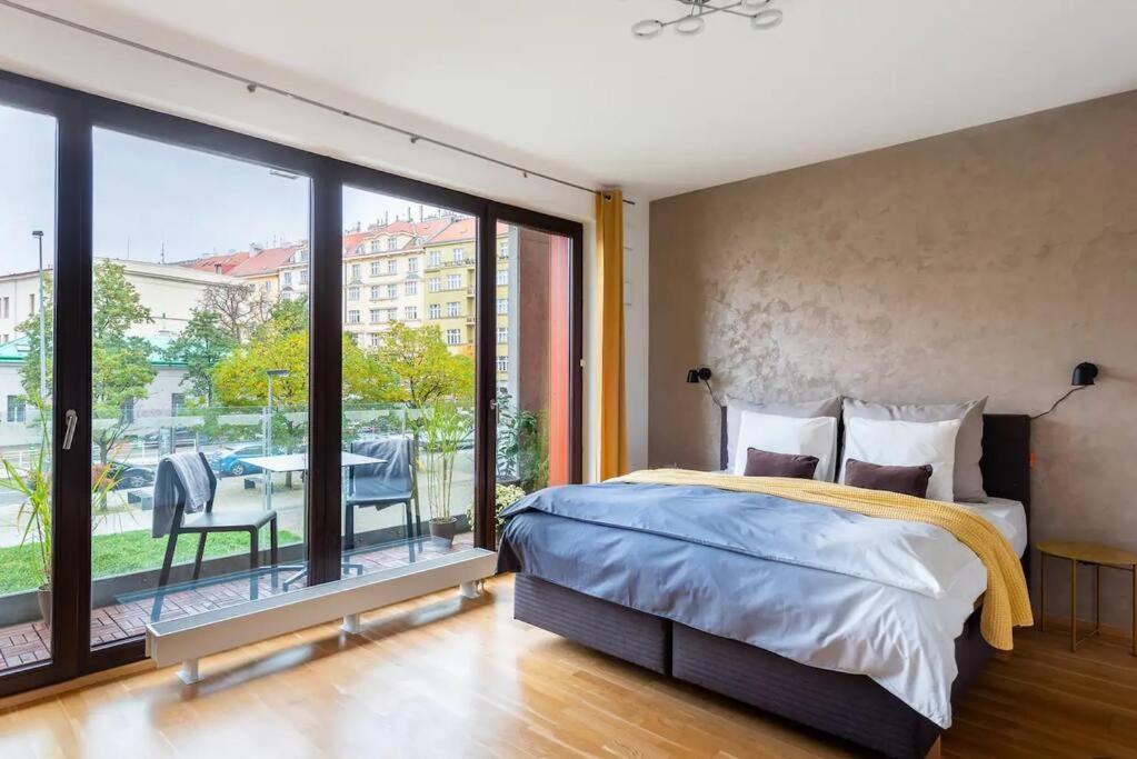 Apartment W/ Free Garage Parking Prague Ngoại thất bức ảnh